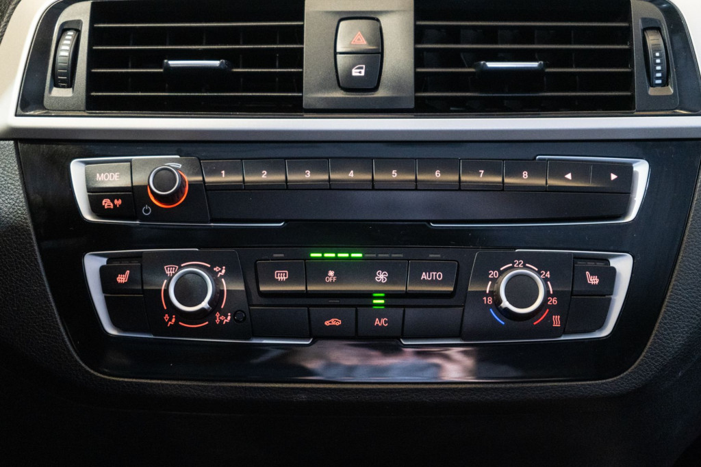 BMW SERIE 1 116 D ADVANTAGE 115 de segunda mano