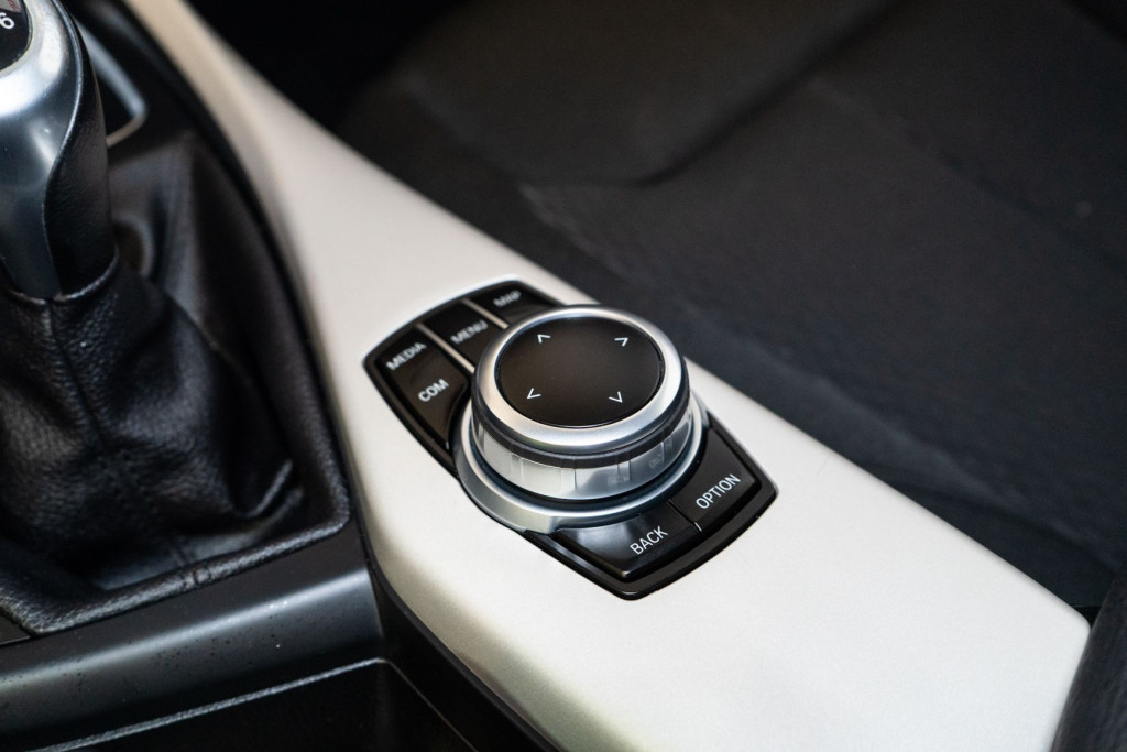 BMW SERIE 1 116 D ADVANTAGE 115 de segunda mano