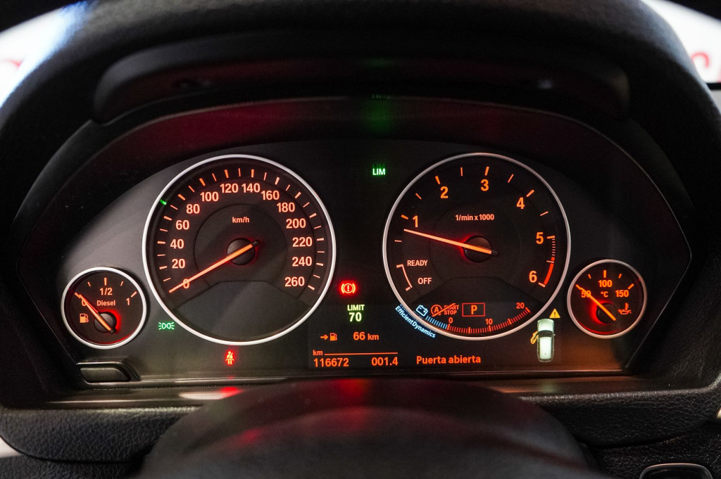 BMW SERIE 3 318 D TOURING AUTOM. BUSINESS ADVANTAGE 150 de segunda mano