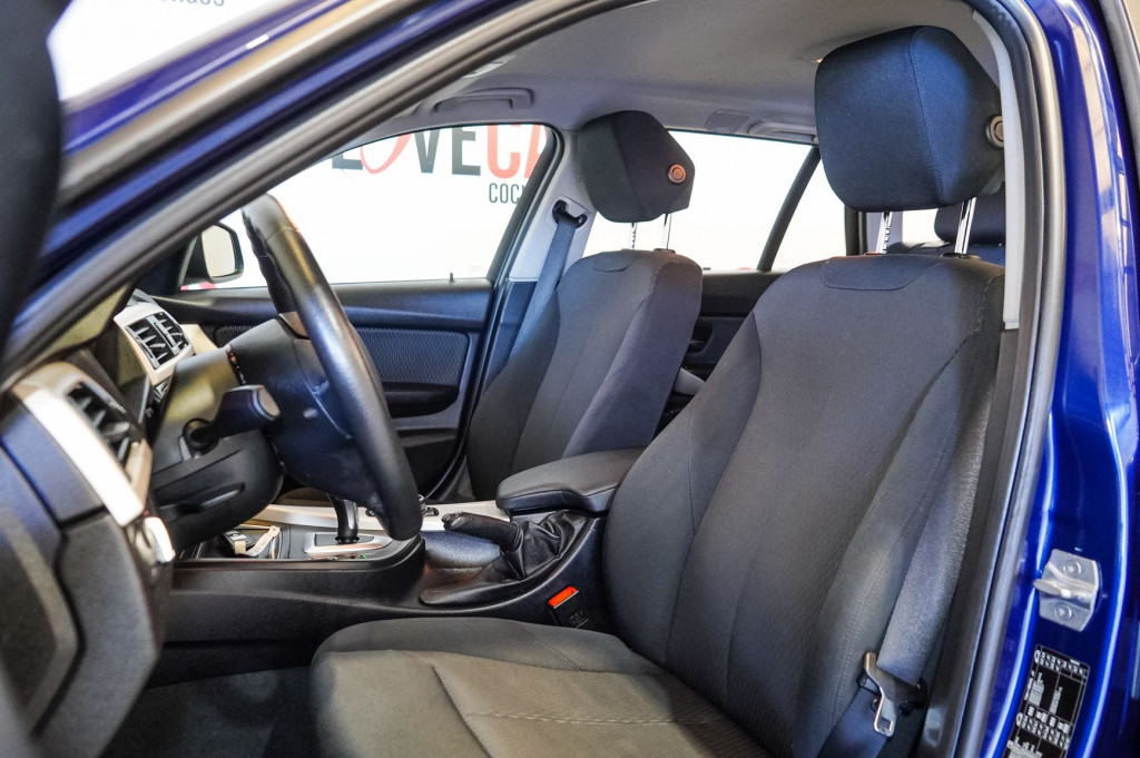 BMW SERIE 3 318 D TOURING AUTOM. BUSINESS ADVANTAGE 150 de segunda mano