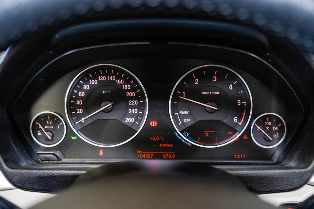 BMW SERIE 3 318 D TOURING TECHO 150 de segunda mano