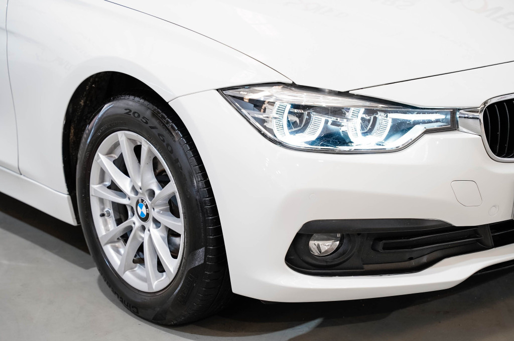 BMW SERIE 3 318 D TOURING TECHO 150 de segunda mano