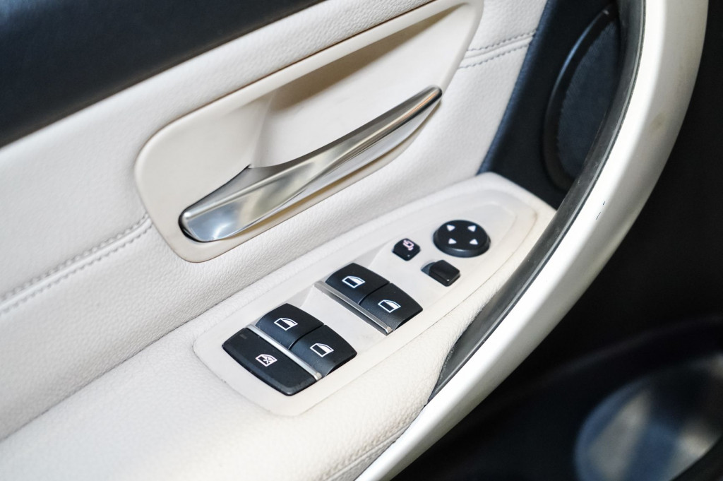 BMW SERIE 3 320 D EFFICIENT DYNAMICS 165 de segunda mano