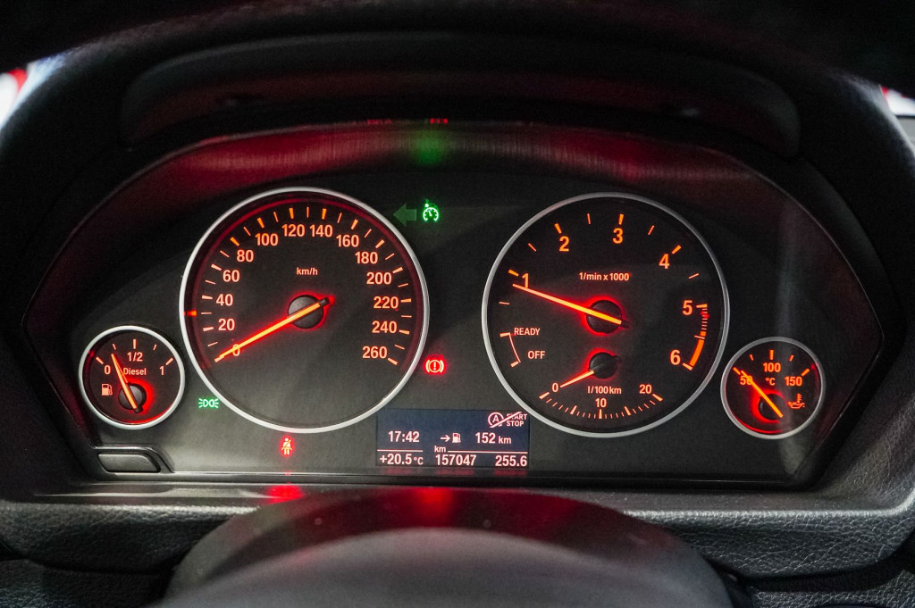 BMW SERIE 3 320 D TOURING SPORT 184 de segunda mano