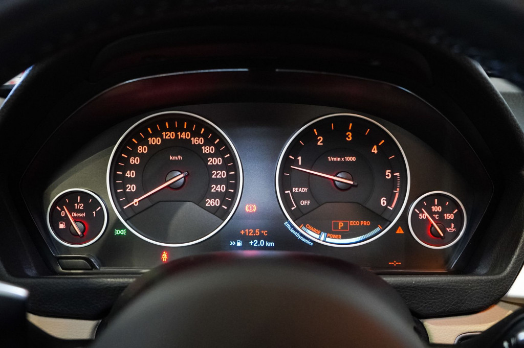BMW SERIE 3 320D BERLINA M AUTOM EFFICIENT DYNAMICS 163 de segunda mano