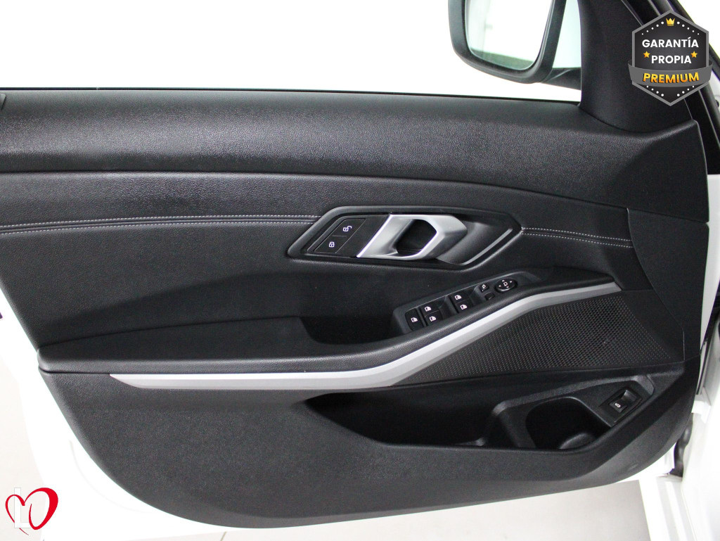 BMW SERIE 3 TOURING 318D 6V LIVE 150 de segunda mano
