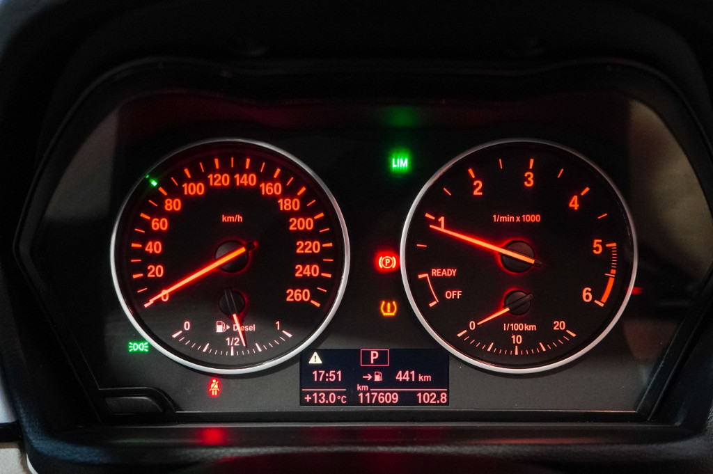 BMW X1 XDRIVE 18D AUTOM. DESIGN 150 de segunda mano