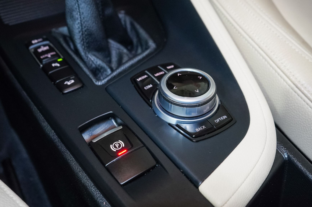 BMW X1 XDRIVE 18D AUTOM. DESIGN 150 de segunda mano