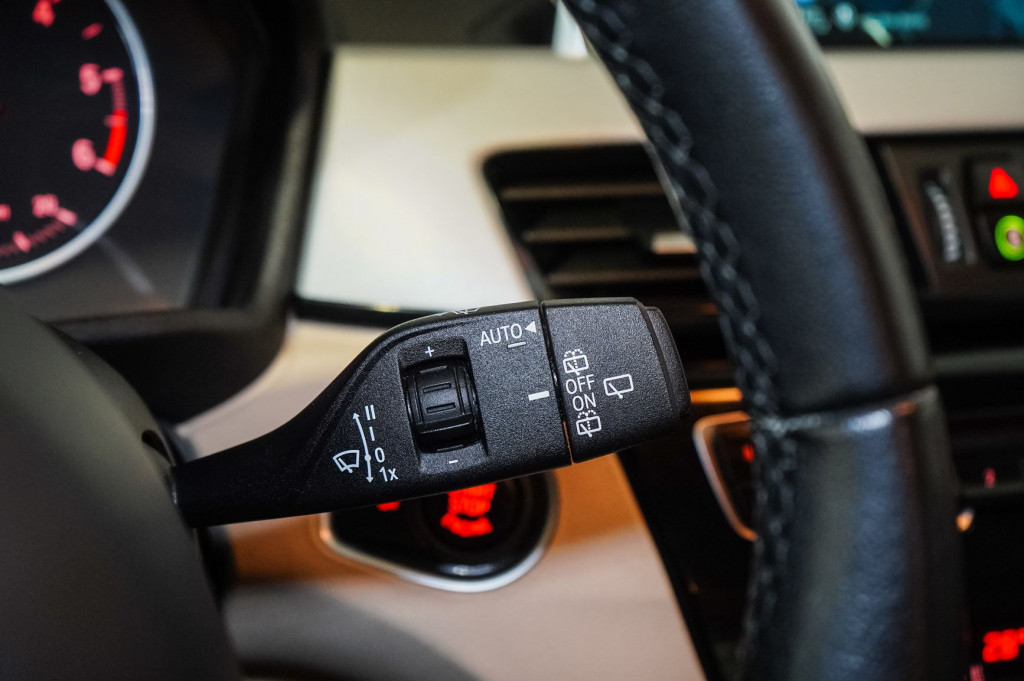 BMW X1 XDRIVE 18D AUTOM. DESIGN 150 de segunda mano