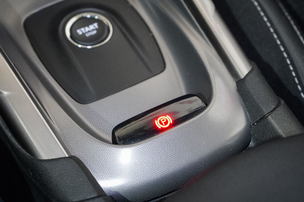 CITROEN C4 1.6 BlueHDI SHINE 120 de segunda mano