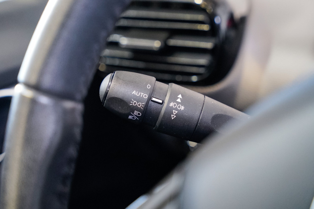 CITROEN C4 CACTUS BLUEHDI SHINE TECHO 100 de segunda mano