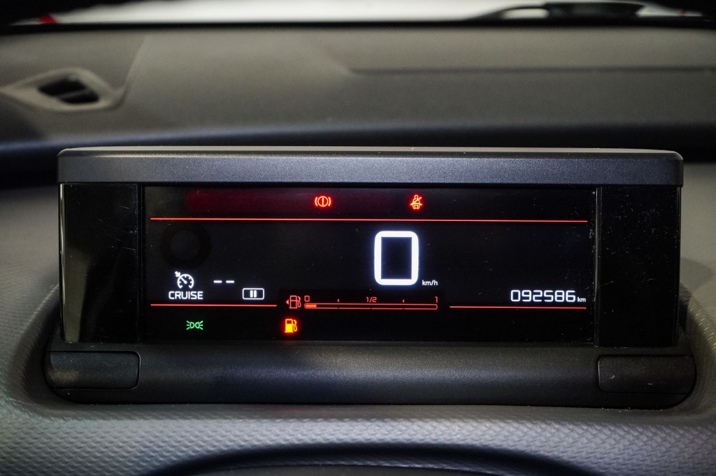 CITROEN C4 CACTUS BlueHDI S&S FEEL 6 VEL 100 de segunda mano