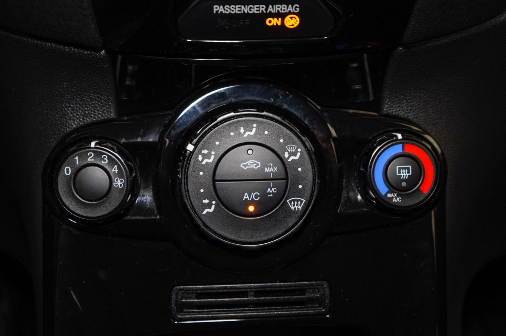 FORD FIESTA 1.6 TDCI de segunda mano