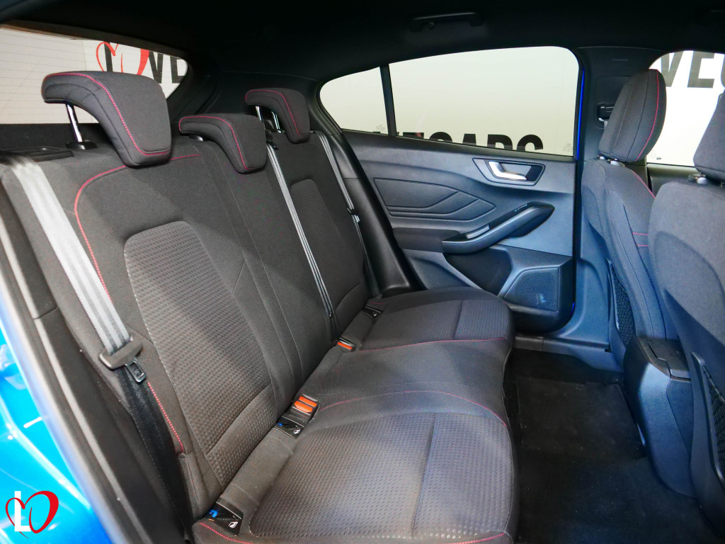 FORD FOCUS 1.5 ST LINE de segunda mano