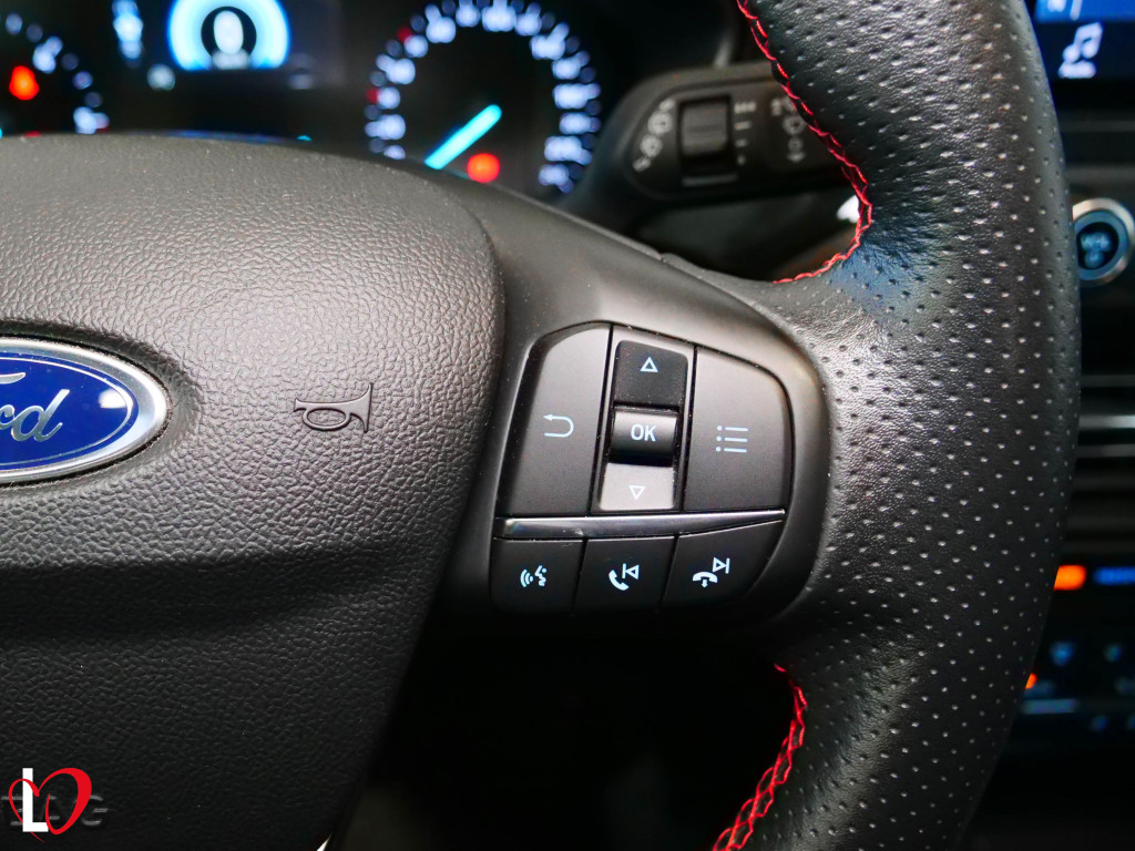 FORD FOCUS 1.5 ST LINE de segunda mano