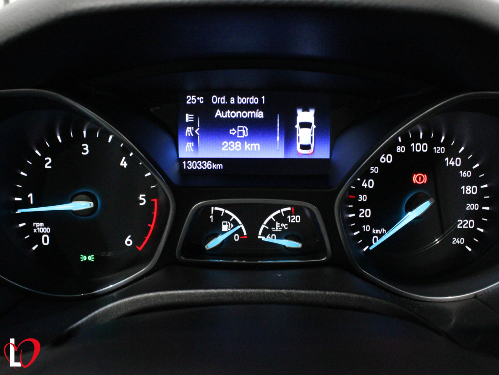 FORD FOCUS 1.5 TDCI TREND+ 6 VEL 120 de segunda mano
