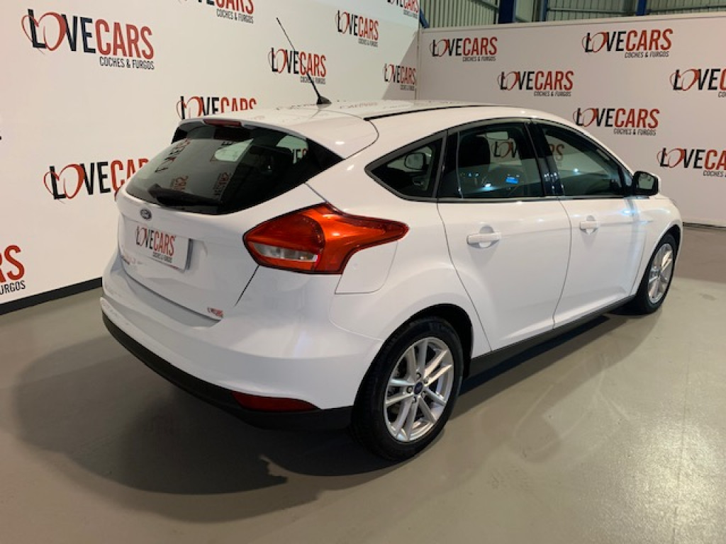 FORD FOCUS 1.5 TDCI TREND+ E6 120CV de segunda mano