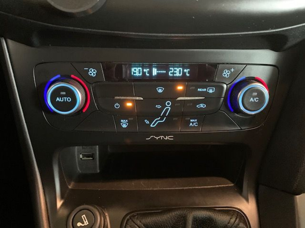 FORD FOCUS 1.6 TDCI TREND 115CV de segunda mano