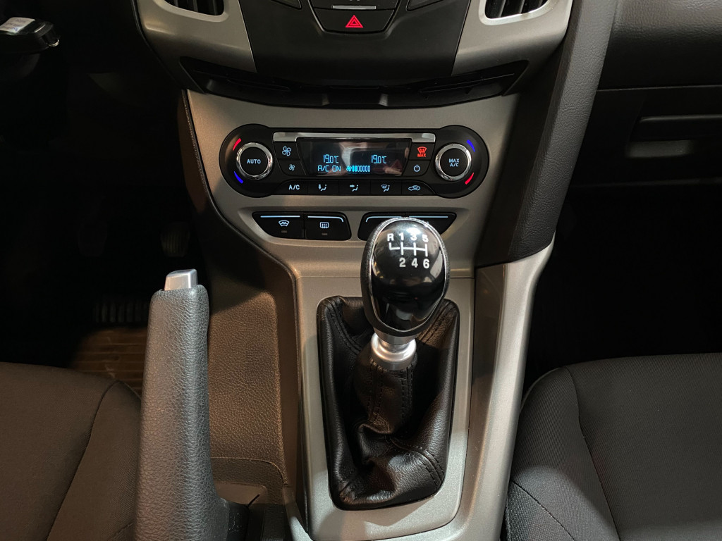 FORD FOCUS 1.6 TDCI TREND de segunda mano
