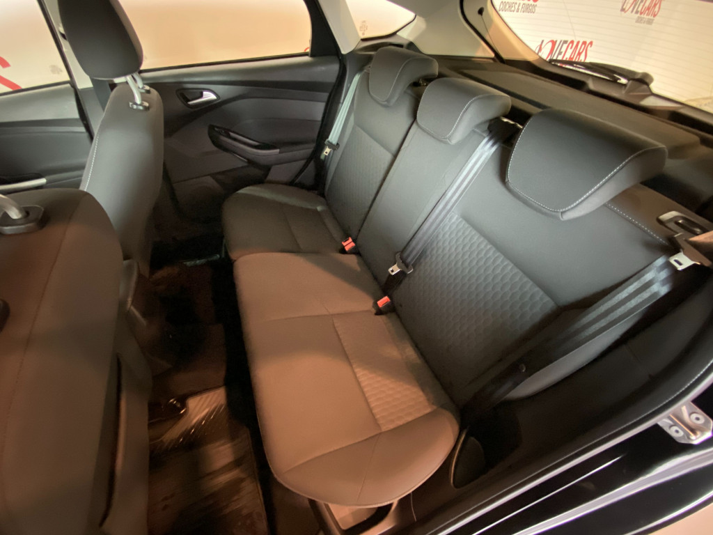 FORD FOCUS 1.6 TDCI TREND de segunda mano