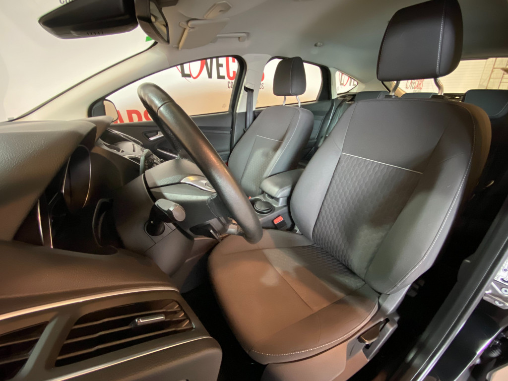 FORD FOCUS 1.6 TDCI TREND de segunda mano