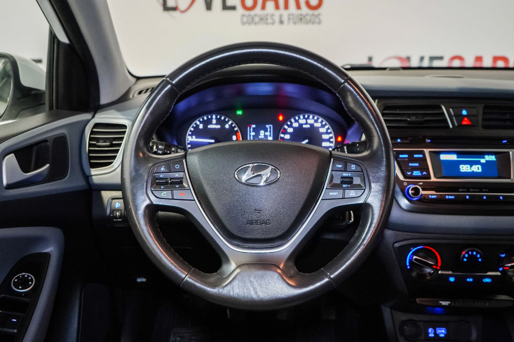 HYUNDAI I 20 1.4 CRDI KLASS 6 VEL 90 de segunda mano