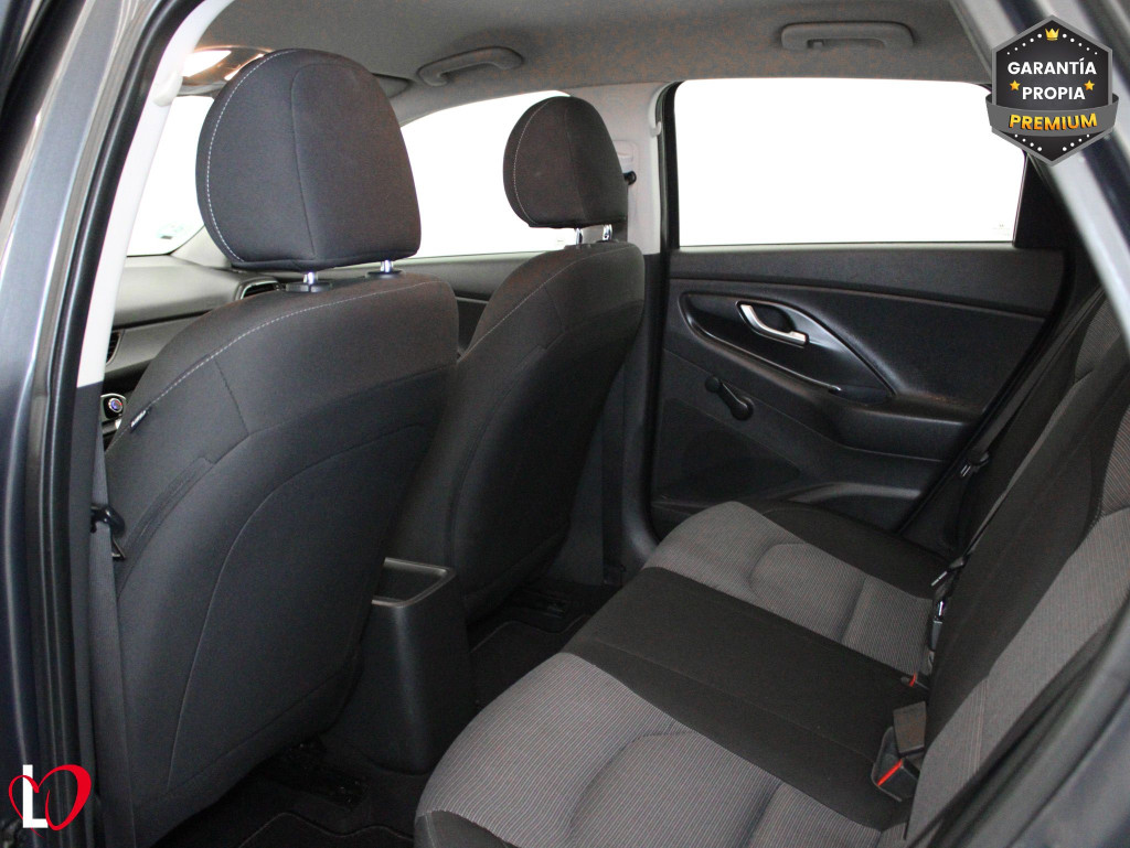 HYUNDAI i30 1.5 DPI ESSENCE 110 de segunda mano