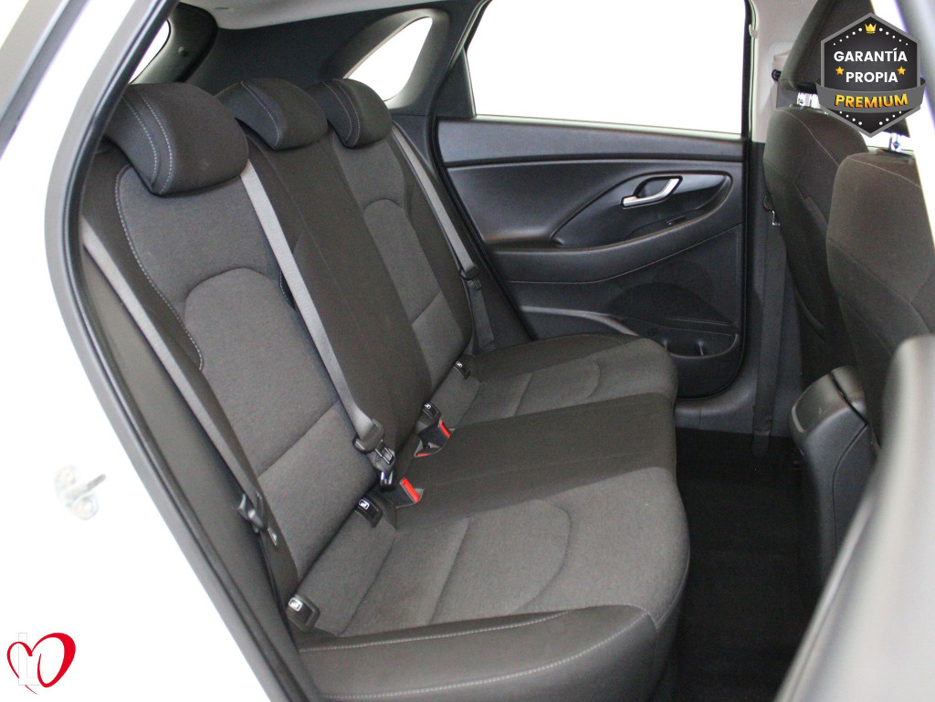 HYUNDAI I30 1.5 DPI KLASS SLX 6 VEL 110 de segunda mano