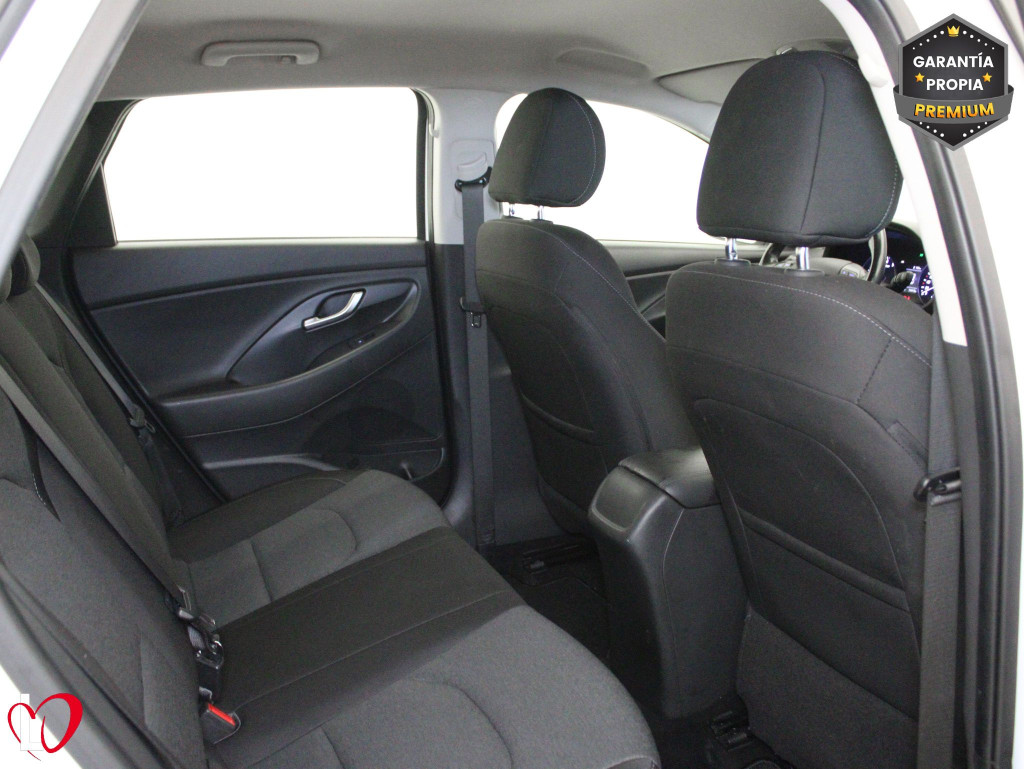 HYUNDAI I30 1.5 DPI KLASS SLX 6 VEL 110 de segunda mano