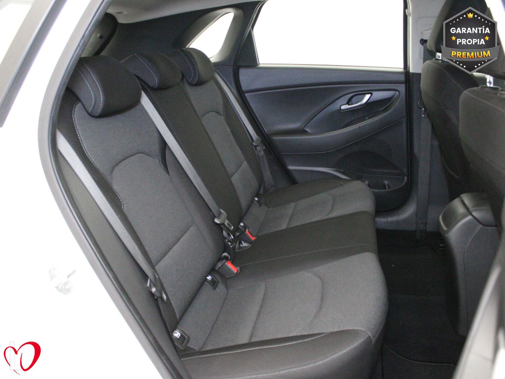 HYUNDAI I30 1.5 DPI KLASS SLX 6 VEL 110 de segunda mano