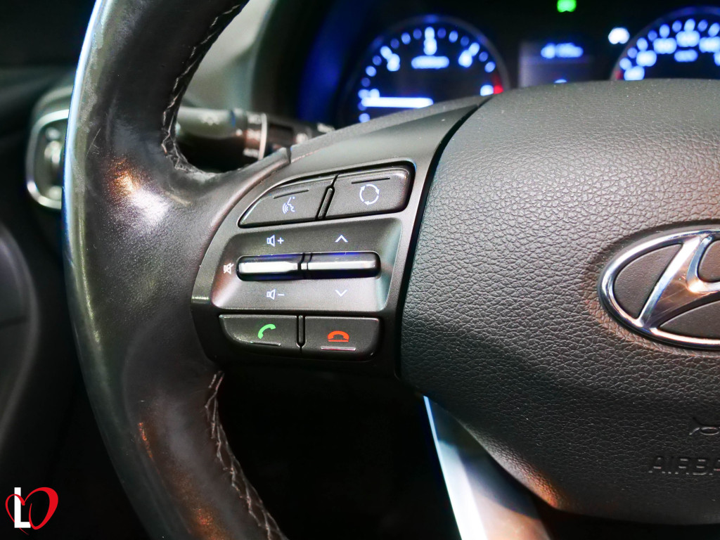 HYUNDAI i30 1.6 CRDI KLASS 6 VEL 95 de segunda mano