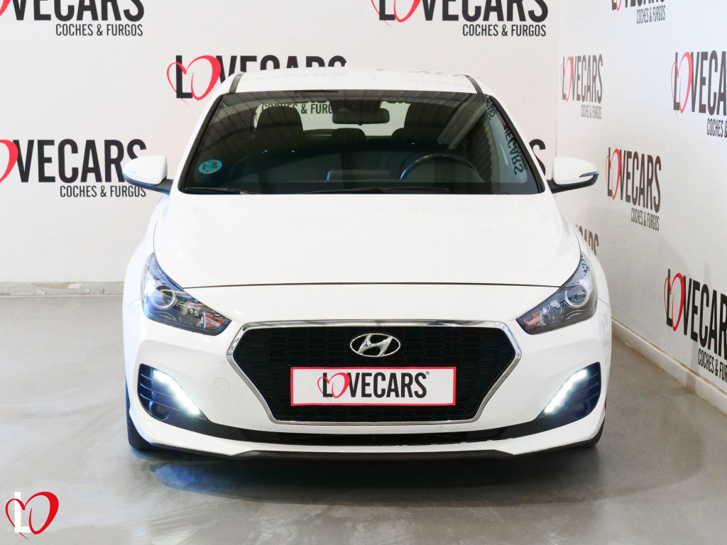 HYUNDAI i30 1.6 CRDI KLASS 6 VEL 95 de segunda mano
