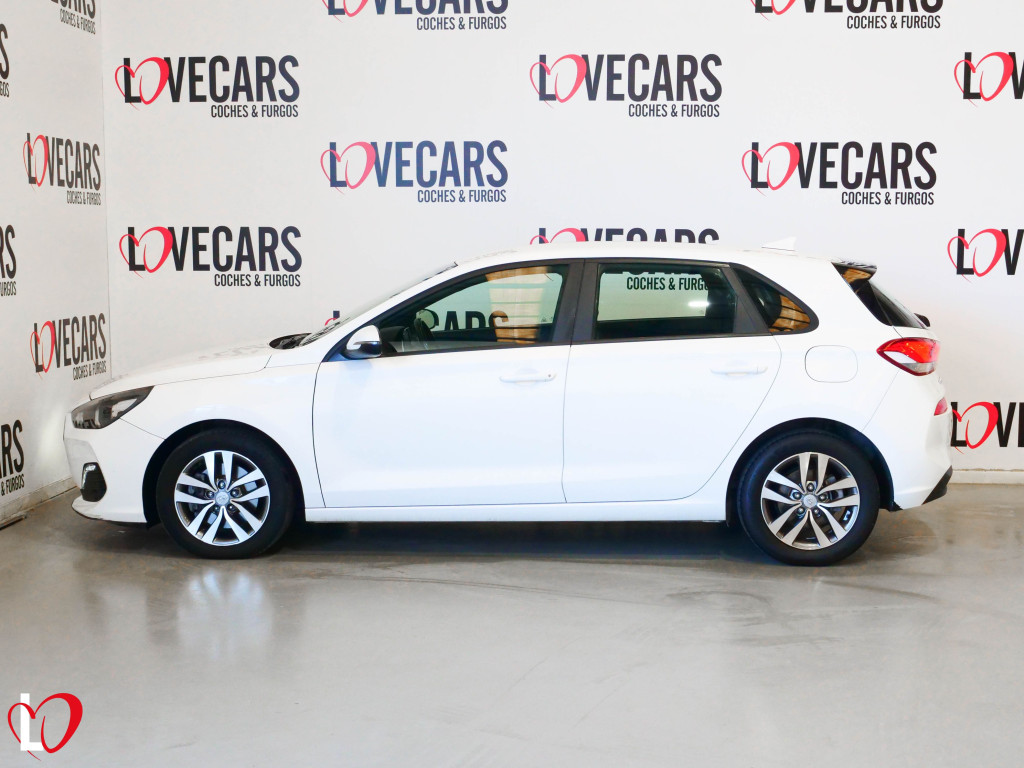 HYUNDAI i30 1.6 CRDI KLASS 6 VEL 95 de segunda mano