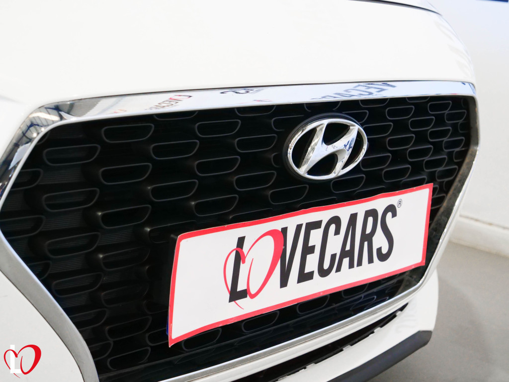 HYUNDAI i30 1.6 CRDI KLASS 6 VEL 95 de segunda mano