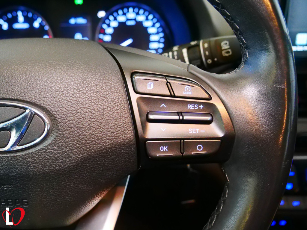 HYUNDAI i30 1.6 CRDI KLASS 6 VEL 95 de segunda mano