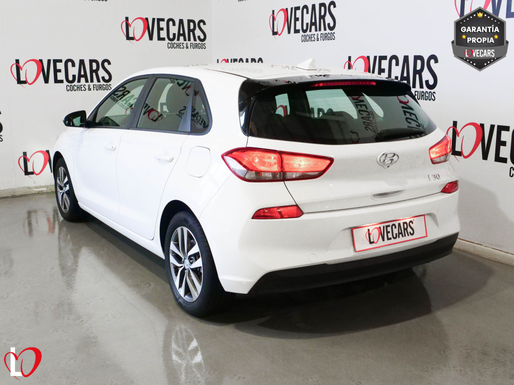 HYUNDAI i30 1.6 CRDI KLASS 6 VEL 95 de segunda mano