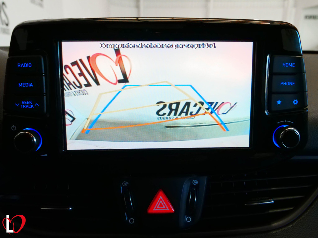 HYUNDAI i30 1.6 CRDI KLASS 6 VEL 95 de segunda mano