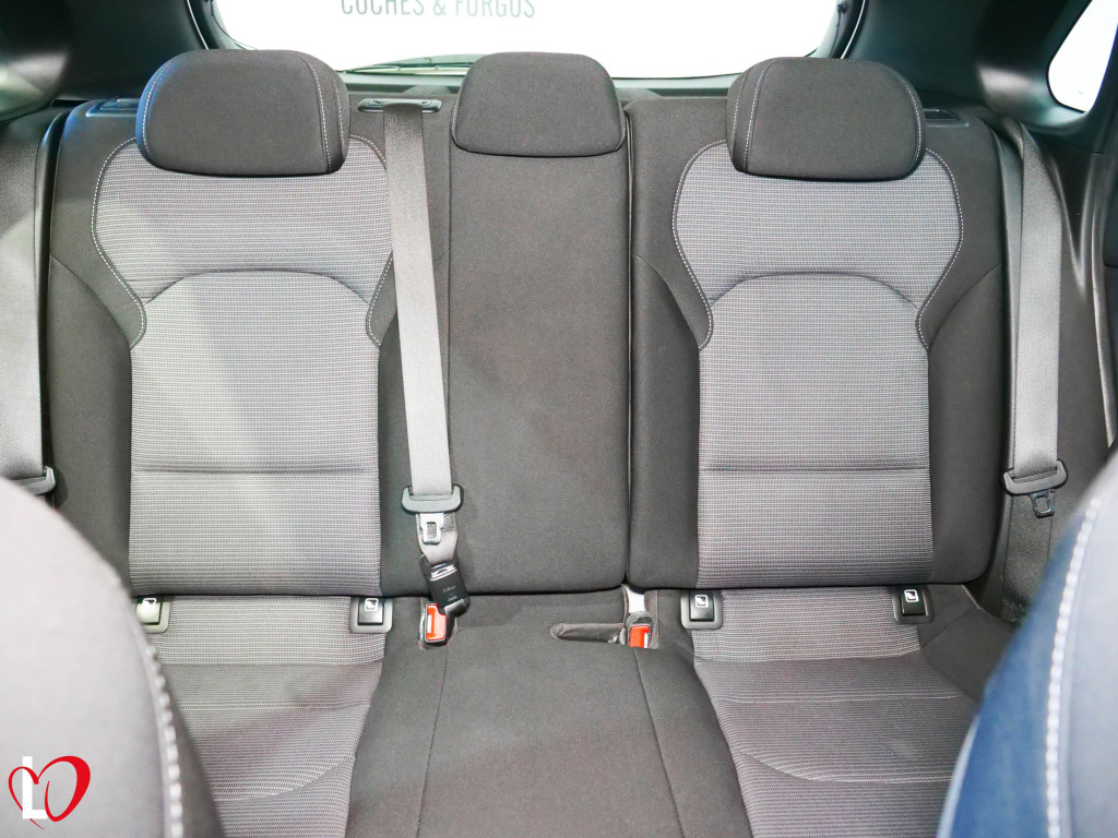 HYUNDAI i30 1.6 CRDI KLASS 6 VEL 95 de segunda mano