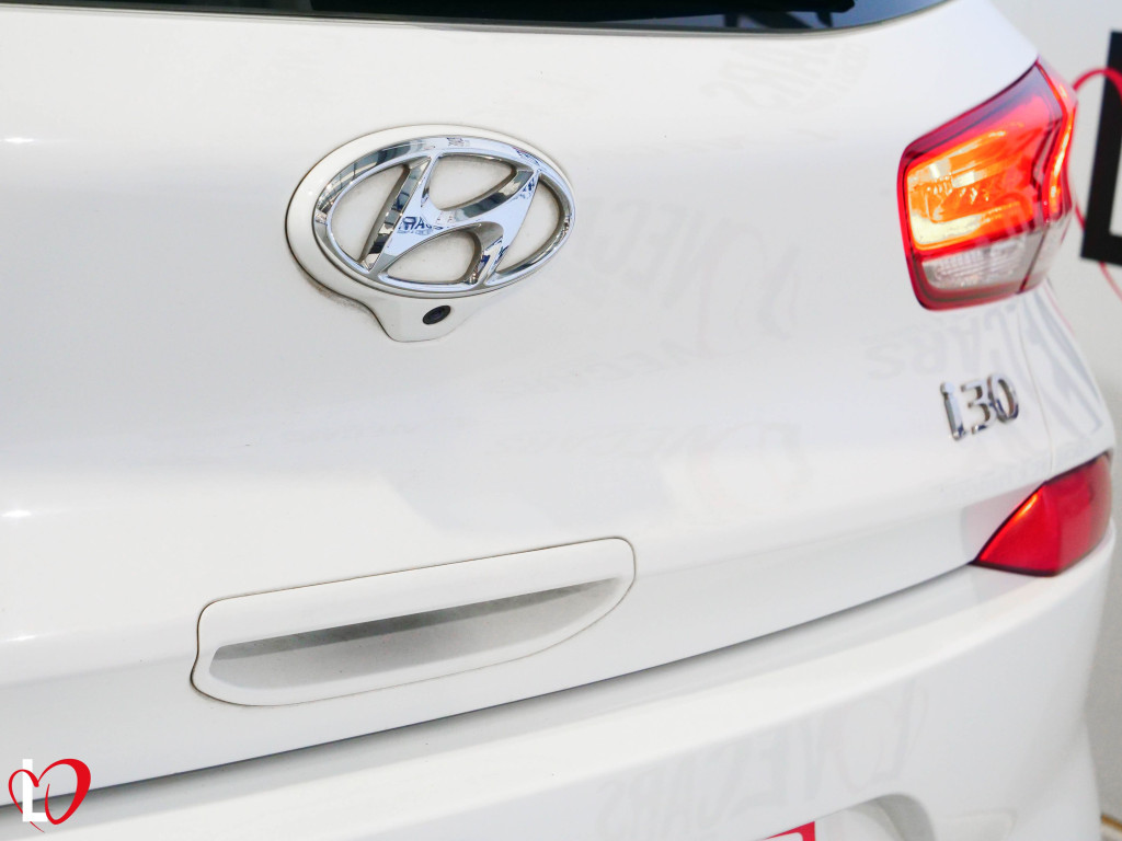 HYUNDAI i30 1.6 CRDI KLASS 6 VEL 95 de segunda mano