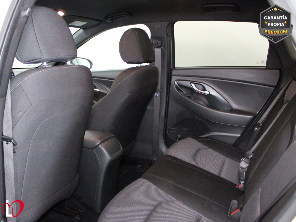 HYUNDAI i30 SW 1.6 CRDI CW KLASS 6 VEL 115 de segunda mano