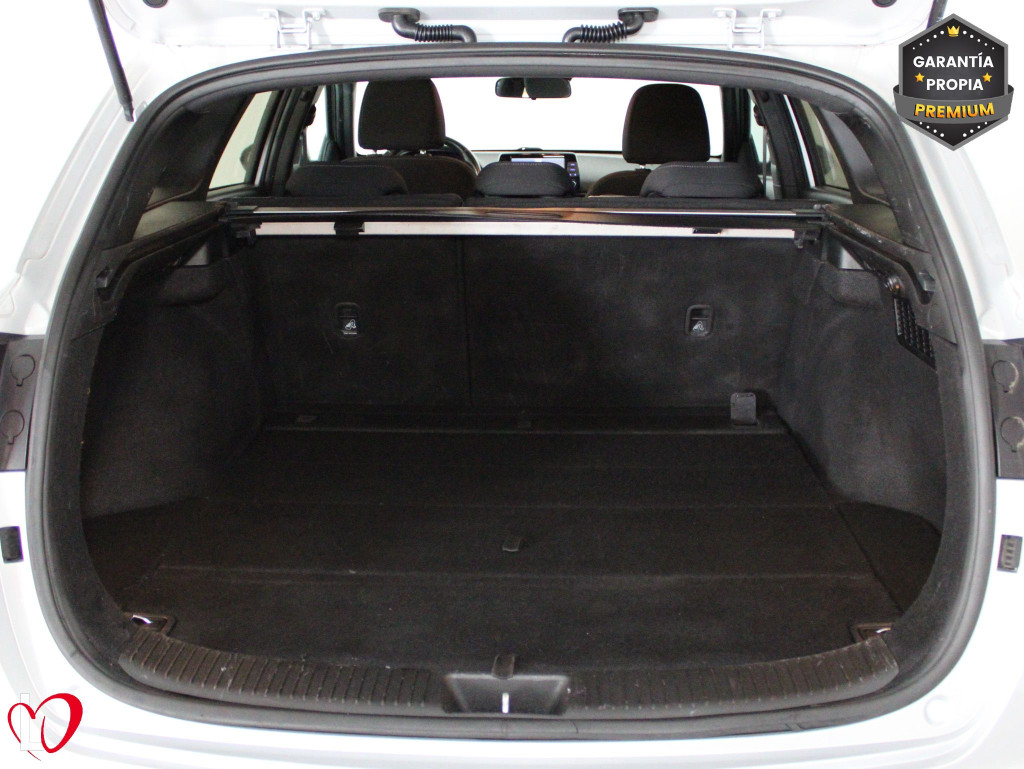 HYUNDAI i30 SW 1.6 CRDI CW KLASS 6 VEL 115 de segunda mano