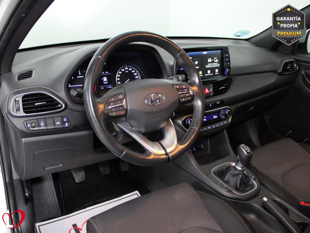HYUNDAI i30 SW 1.6 CRDI CW KLASS 6 VEL 115 de segunda mano