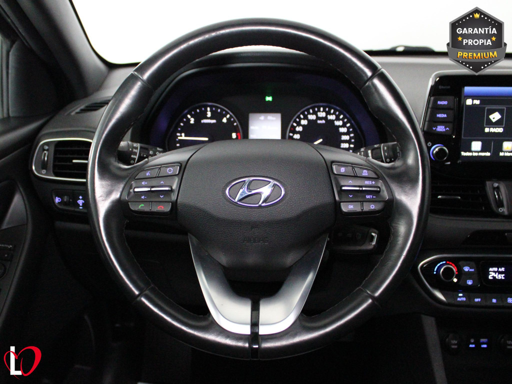 HYUNDAI i30 SW 1.6 CRDI CW KLASS 6 VEL 115 de segunda mano