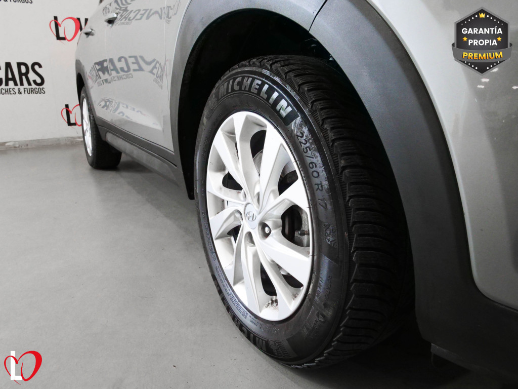 HYUNDAI TUCSON 1.6 CRDI AUTO 48V BUSINESS 136 de segunda mano