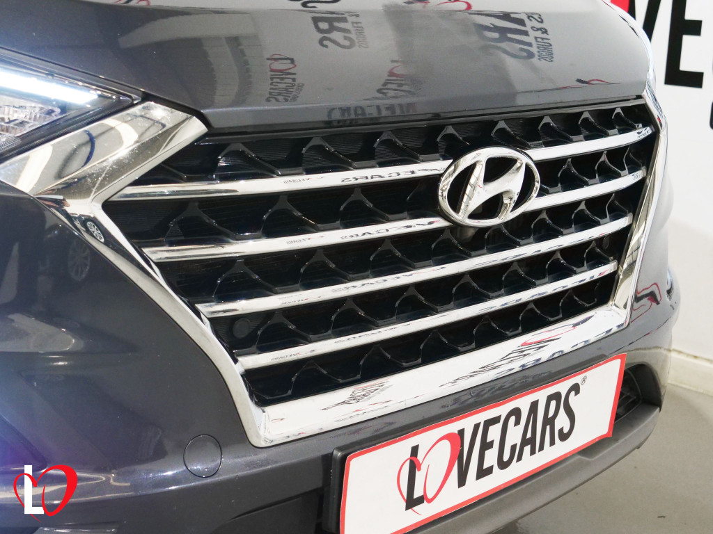 HYUNDAI TUCSON 1.6 CRDI DCT-7 HYBRID 48V 136 de segunda mano