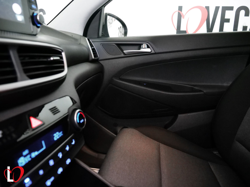 HYUNDAI TUCSON 1.6 CRDI DCT-7 HYBRID 48V 136 de segunda mano