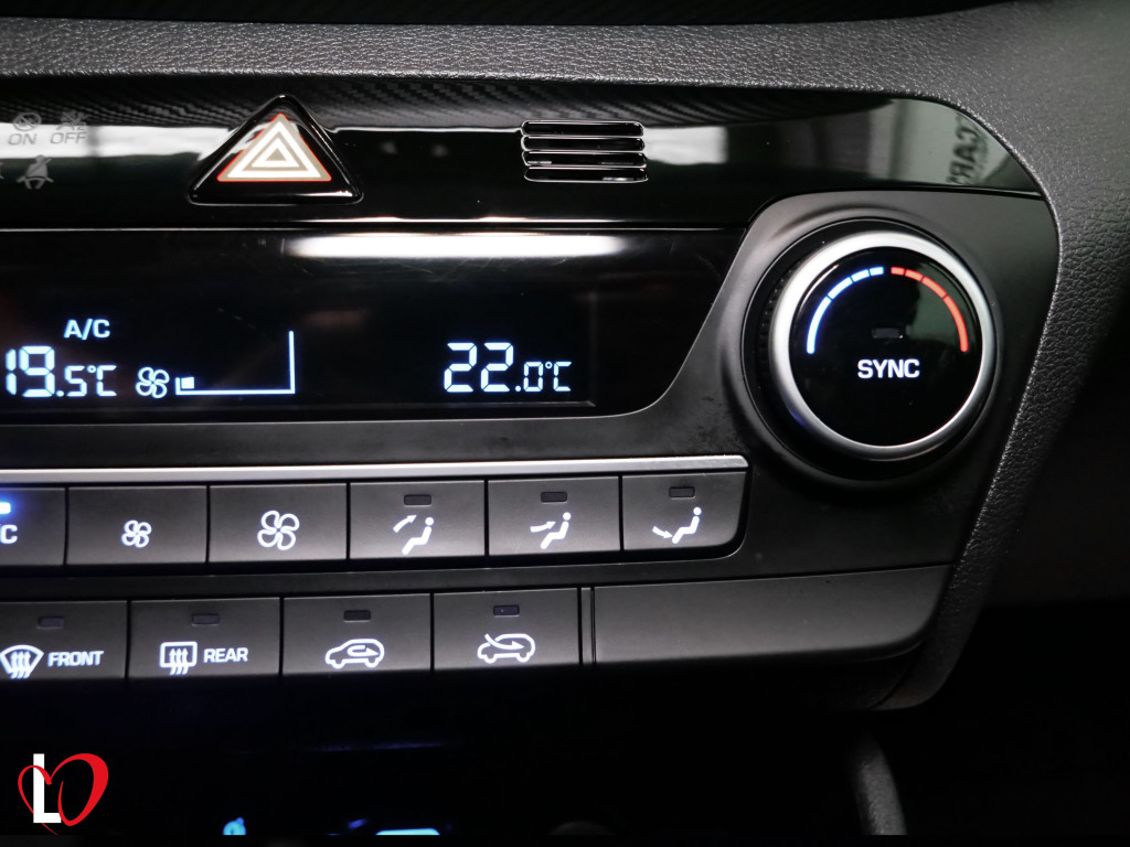 HYUNDAI TUCSON 1.6 CRDI DCT-7 HYBRID 48V 136 de segunda mano