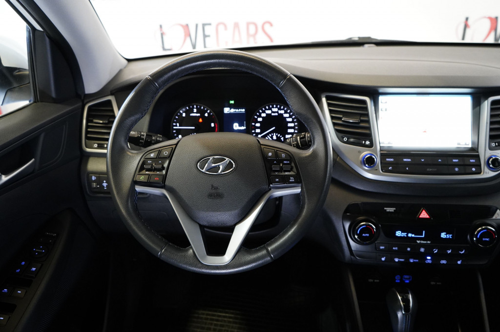 HYUNDAI TUCSON 1.7 CRDI AUTOM. CREATIVE TECHO 141 de segunda mano