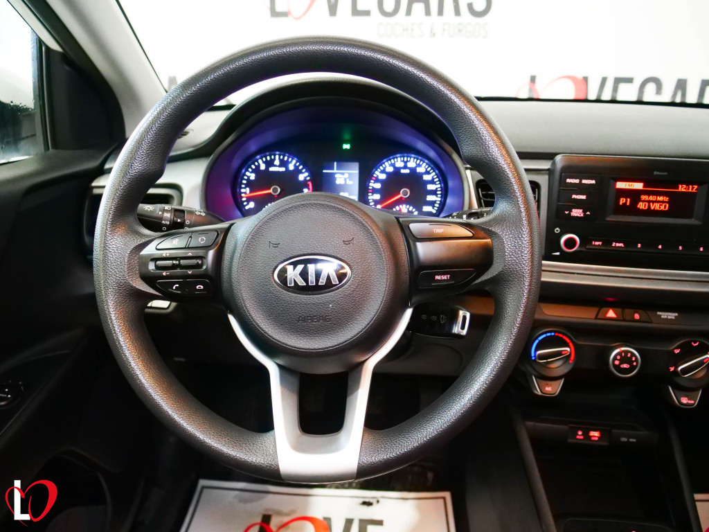 KIA RIO 1.2 CVVT 84 de segunda mano