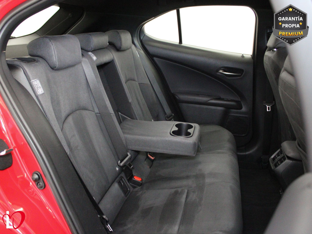 LEXUS UX 2.0 250H BUSINESS 184 de segunda mano